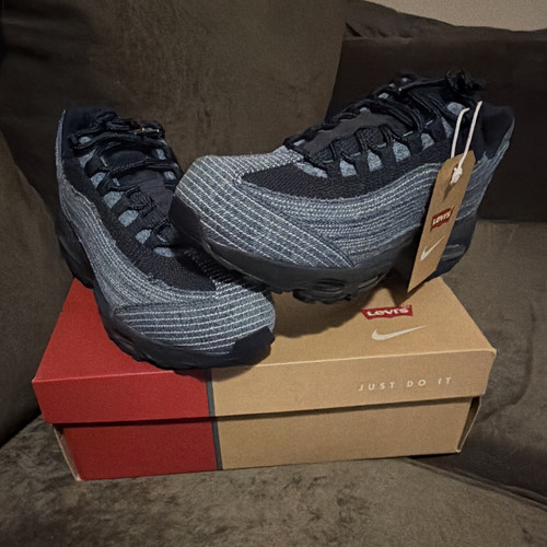 Brand new nike - nike, levi's